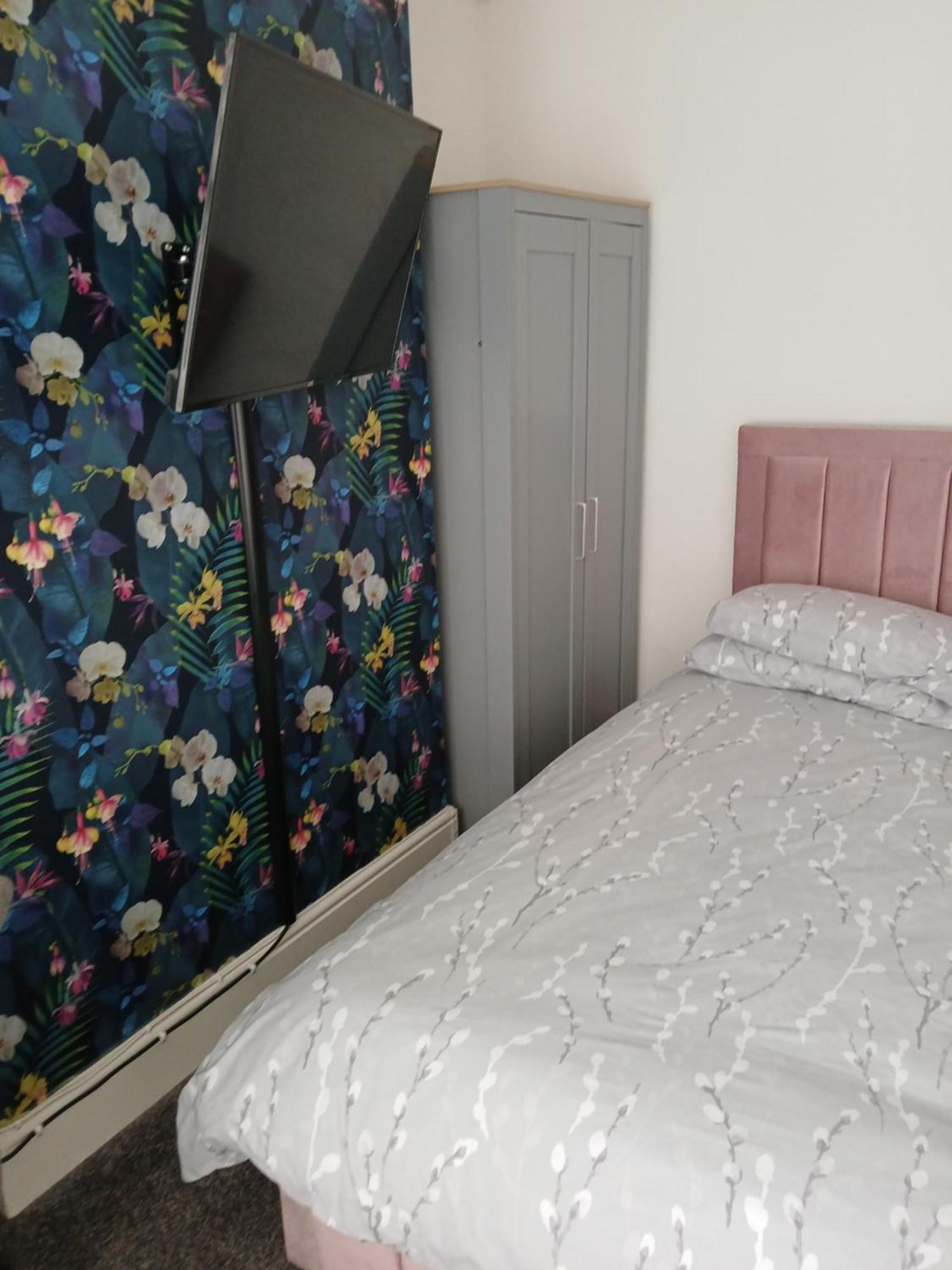 Homestay The White House Barrow-in-Furness